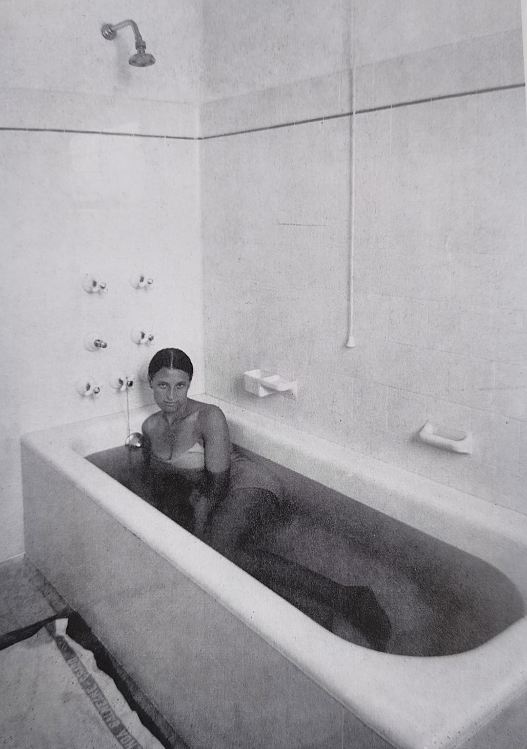 Un bagno in acqua marina nel 1935