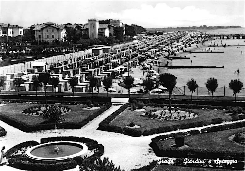 Veduta d'epoca dei giardini e della spiaggia di Grado