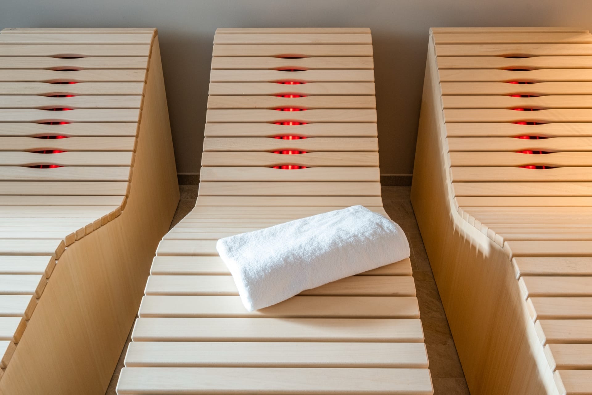 I lettini riscaldati dell'area wellness